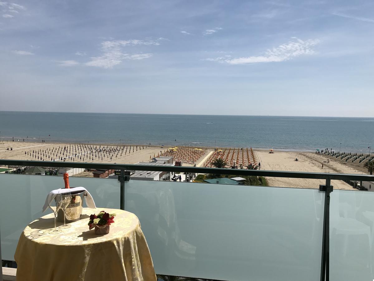 Hotel Atlas 阿尔巴·阿德里亚蒂卡 外观 照片